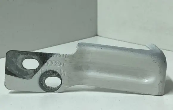 Audi Q5 SQ5 Fender mounting bracket 80A821434A 00C031