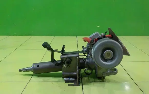 Toyota Avensis T270 Power steering pump 6900001425 14AB146
