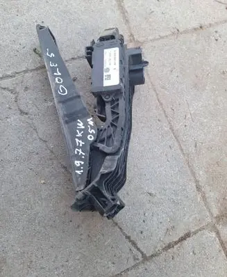 Volkswagen Golf V Accelerator throttle pedal 1K1721503L 6PV00860000