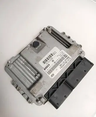 KIA Carens II Engine control unit/module 3911627486 3911327486 0281015411