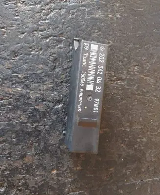 Mercedes-Benz C W202 Light module LCM 2025420432