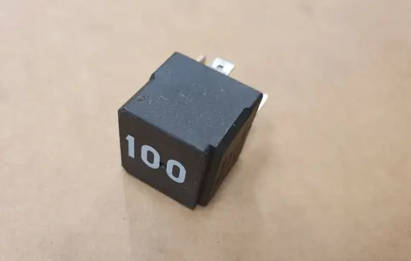 Volkswagen Transporter - Caravelle T6 Other relay 7M0951253A