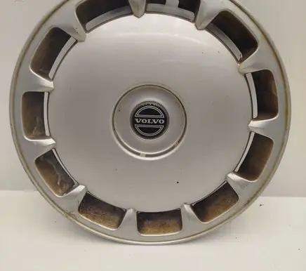 Volvo V70 R16 wheel hub/cap/trim 9173710