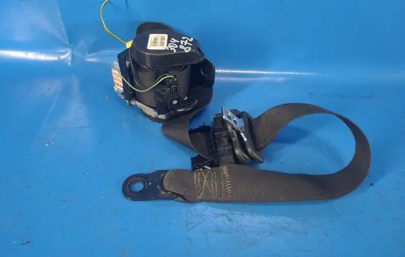 Chrysler 200 Front seatbelt XS40DX9AF