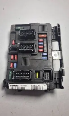 Peugeot 206 Fuse module T118470002 9643498980 147960499
