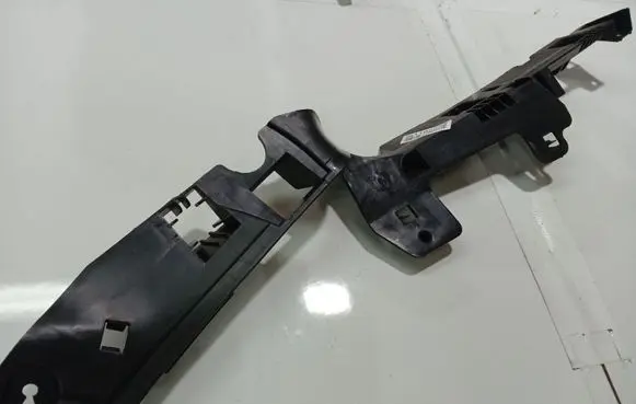 Renault Megane III Rear bumper mounting bracket 738200014R