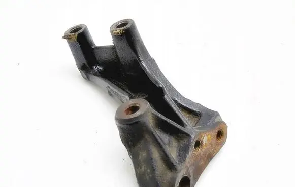 Toyota Yaris Engine mounting bracket 12315-0J010