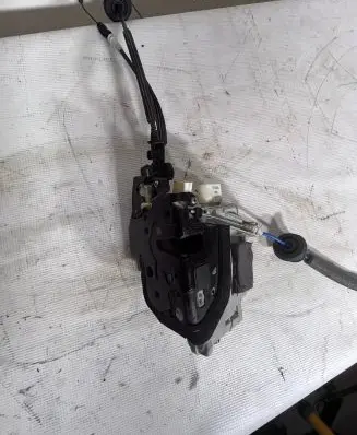 Audi A8 S8 D4 4H Rear door lock 4H0839016D