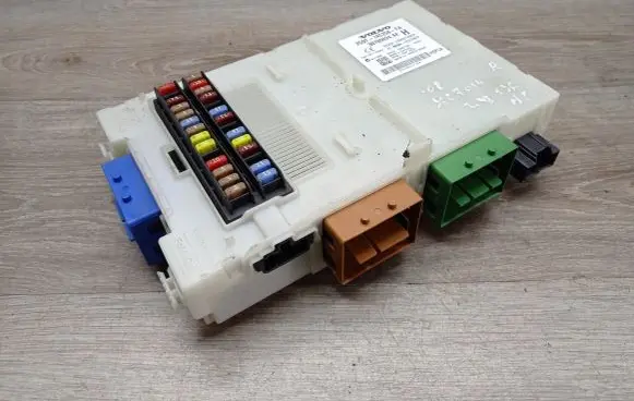 Volvo XC70 Fuse module 7G9T14C256FA 30765624