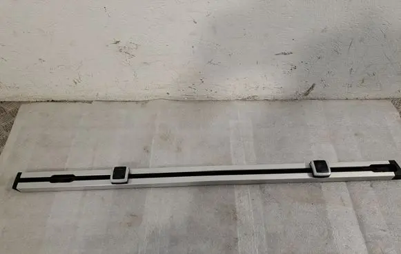 Toyota Avensis T270 Other trunk/boot trim element 043990000700 5840005010