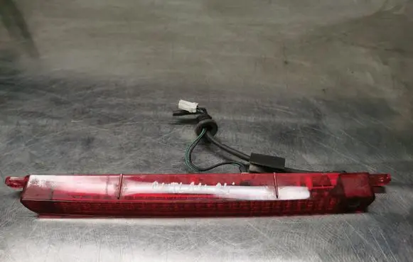 Mitsubishi Outlander Third/center stoplight