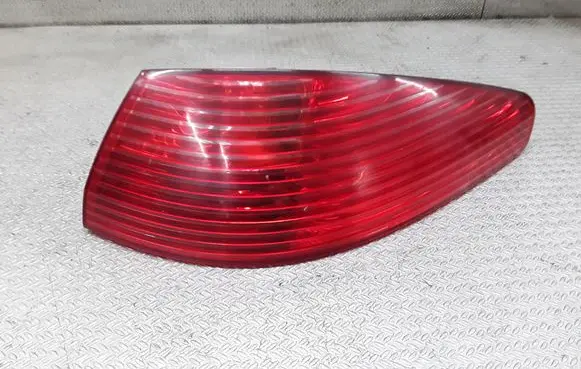 Peugeot 607 Rear/tail lights