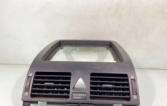 Volkswagen Touran I Dash center air vent grill