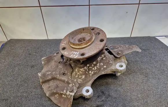 BMW 7 E65 E66 Front wheel hub 6753461