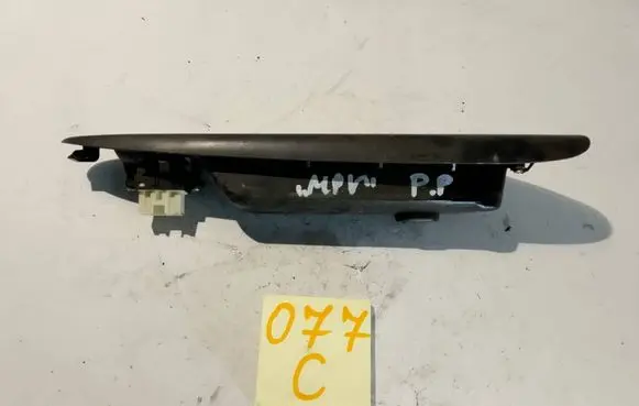 Mazda MPV II LW Electric window control switch LC62684D0A