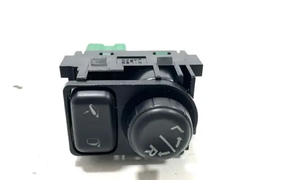 Nissan Qashqai Wing mirror switch