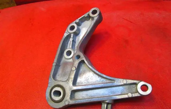 Opel Mokka Gearbox mounting bracket 95090820