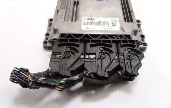 Dacia Logan II Engine control unit/module 0281032811 237106319R 237107632R