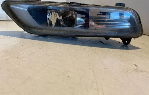 Volkswagen PASSAT B7 Front fog light