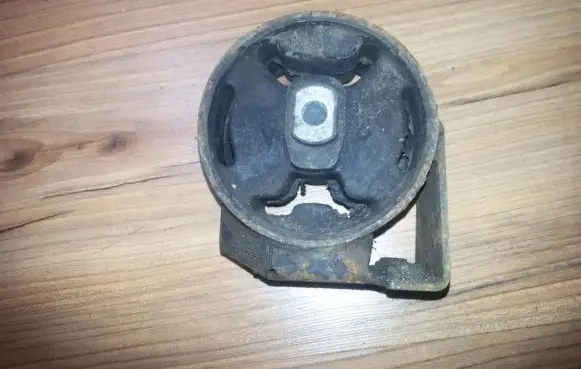 Volkswagen Golf II Engine mount bracket 191199262a