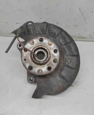 Volkswagen PASSAT B6 Front wheel hub