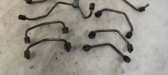 Volkswagen Phaeton Fuel injector supply line/pipe 