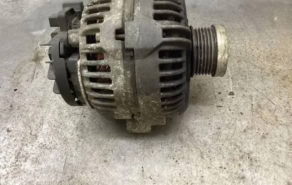 Volvo XC90 Generator/alternator BR14H1 8674498
