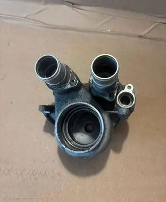 Porsche Macan (95B) Thermostat/thermostat housing 94610618031