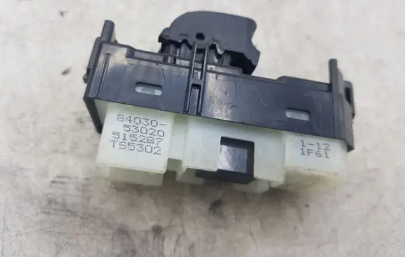 Toyota Corolla Verso AR10 Electric window control switch 8403053020 515287 T55302