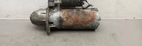 BMW 7 E32 Starter motor 1005821211 0331303117
