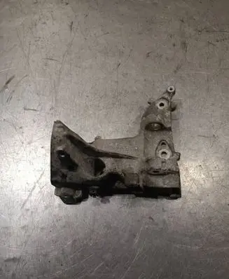 Peugeot 3008 I Generator/alternator bracket 9685991680