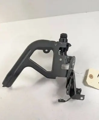 BMW 5 F10 F11 Fender mounting bracket