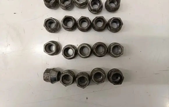 Nuts/bolts