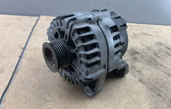 BMW 5 F10 F11 Generator/alternator 8515754 12318515754 12318570672