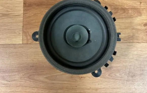 Volvo V70 Front door speaker 30657444 07W47