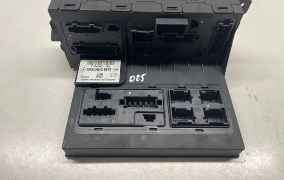 Mercedes-Benz E W211 SAM control unit A2115453901 2115453901