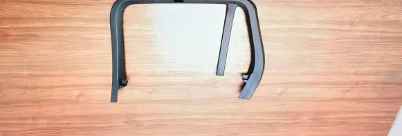 Volvo XC90 Rear door window/glass frame 31393873 31393875