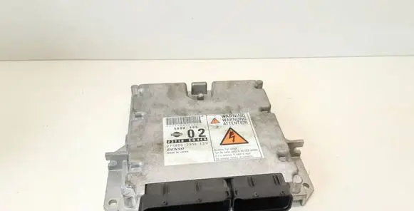 Nissan X-Trail T30 Engine control unit/module 23710EQ44A 2758002956 5800295