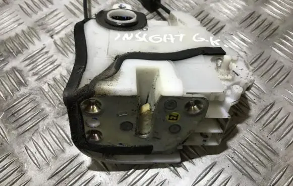 Honda Insight Rear door lock