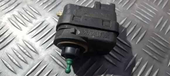 Headlight level adjustment motor
