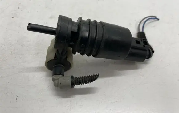 Opel Zafira C Windscreen/windshield washer pump 13250357