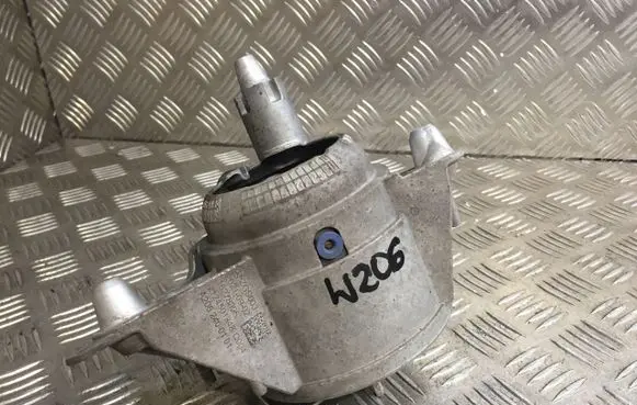 Mercedes-Benz C W206 Engine mounting bracket 