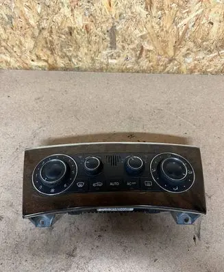 Mercedes-Benz C W203 Climate control unit A2038301785