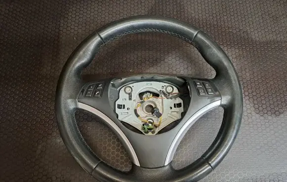 BMW X1 E84 Steering wheel 6795574 305617099E06AG 3369E871