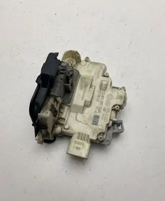 Audi A3 S3 A3 Sportback 8P Front door lock 4F2837016B A046465