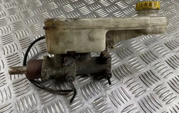 Master brake cylinder