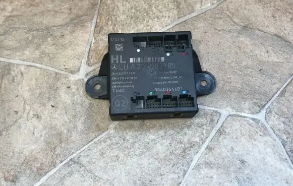 Mercedes-Benz E W212 Door control unit/module A2128203985