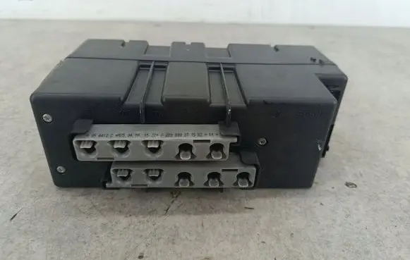 Mercedes-Benz S W220 Central locking vacuum pump 