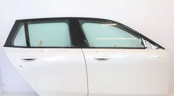BMW 5 G60 G61 Front door 78963214