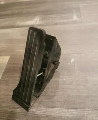 Mercedes-Benz E W213 Accelerator throttle pedal A2053000004